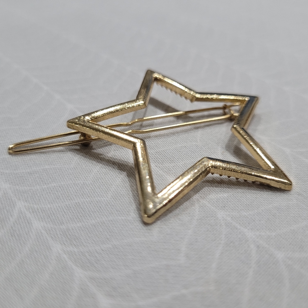 Free Add-On: Hair Clips! - Picture 10 of 11